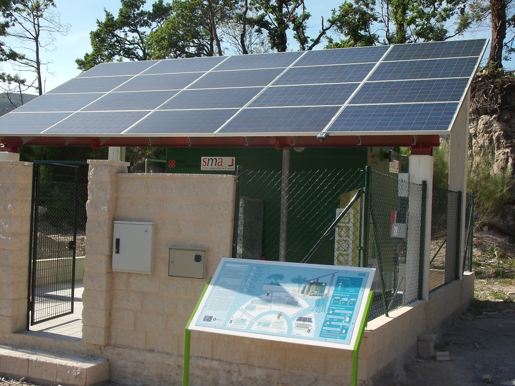Depuradora dotada de paneles de energía solar fotovoltaica